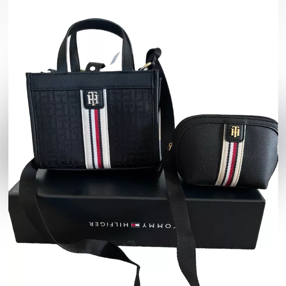 Tommy Hilfiger Nano handheld Bag With makeup Bag NWT